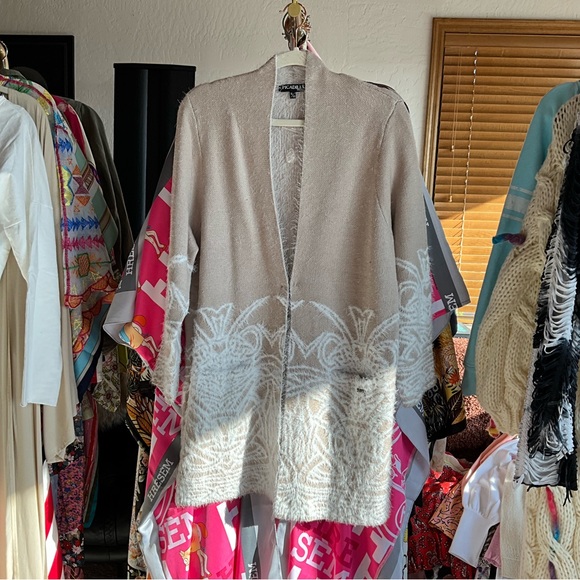 Gorgeous Stylish Oat & Cream - Picture 3 of 4